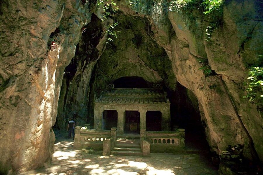 Danang: Hoi An, Marble Mountains or Bay Mau Coconut Forest - Picking your route: temples, statue, or coconut forest