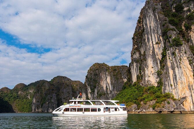 DELUXE Halong Cruise 1 Day Tour From Hanoi - Daily Operated - Leaving Hanoi early in the morning
