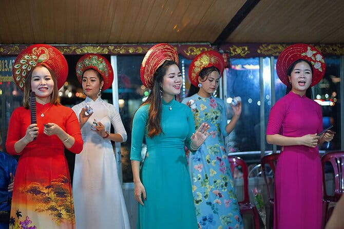 Dinner Cruise & Music Folk Song on the Perfume River in Hue - The dragon boat ride and the first 45 minutes
