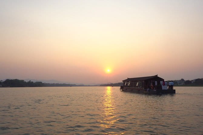 Dinner Cruise & Music Folk Song on the Perfume River in Hue - How the timing works in real terms