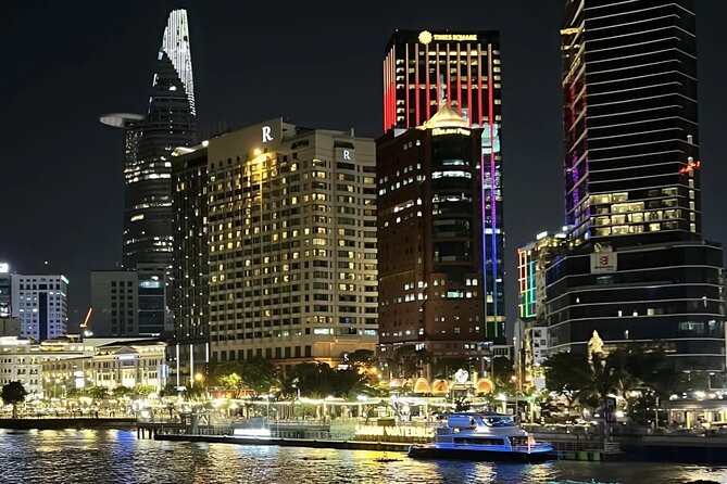 Dinner On Cruise In Ho Chi Minh City With Private Table - What the guide adds to the experience