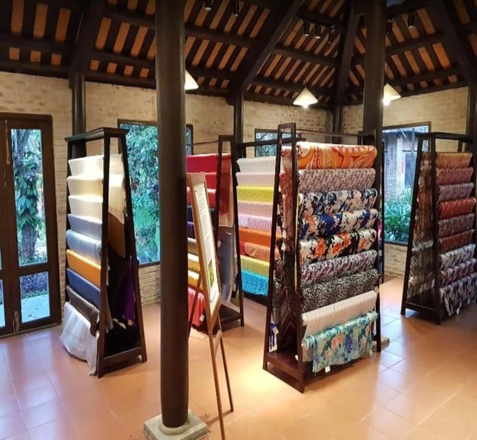 Discover Traditional Silk Process in Hoi An Silk Village - The exhibition room: useful silk shopping, with some limits