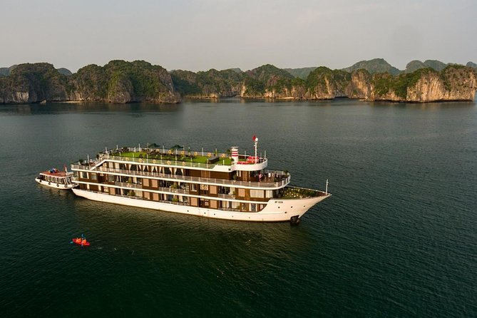 Doris Cruise 5 star cruise 3 days visiting Halong - Lan Ha Bay - Day two: Viet Hai Village by bike and boat