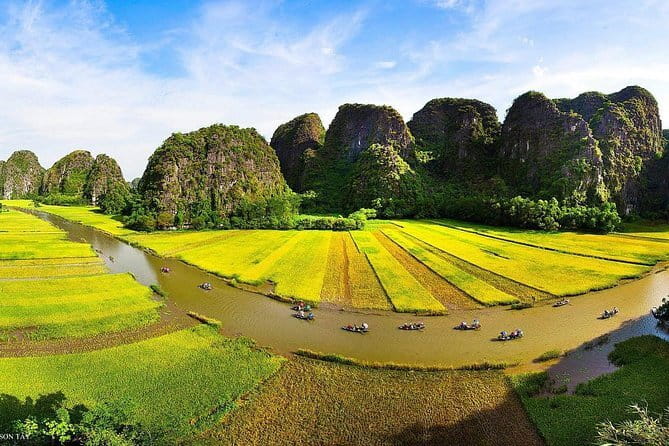 Erina Cruise 5-star cruise 2 day visit Lan Ha Bay private balcony - Food, hosts, and the human side of the cruise
