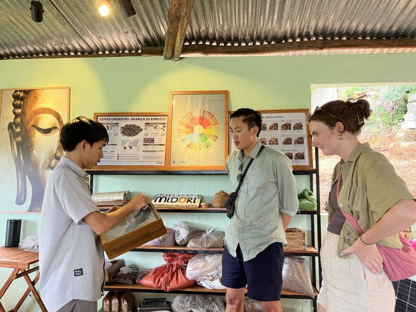 Experience specialty coffee with sustainable coffee farmers - Meeting farmer Huy at HuyEco Coffee & Culture