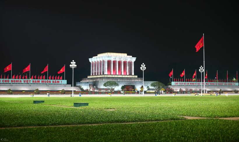 Explore Hanoi Old City By Cycling Tour With Small Groups - West Lake, Tran Quoc Pagoda, and Truc Bach Lake