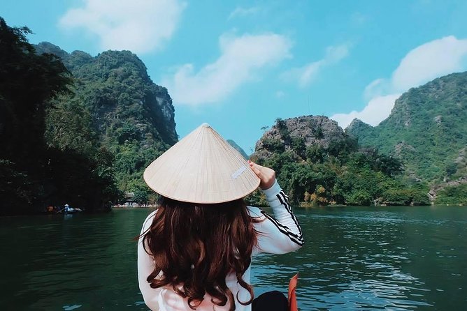 Exploring Bai Dinh Pagoda -Trang An -Mua Cave with Buffet Lunch 1 Day From Hanoi - Guides, transport, and the pace of the day