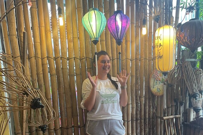 Express Hoi An Lantern Making Class-Foldable lanterns - Choosing Silk and Starting the Cover