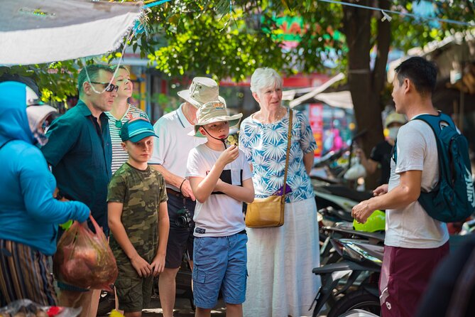 Farming & Cooking Class in Hoi An - Small Group Tour - Working the Soil at Tra Que Organic Farm