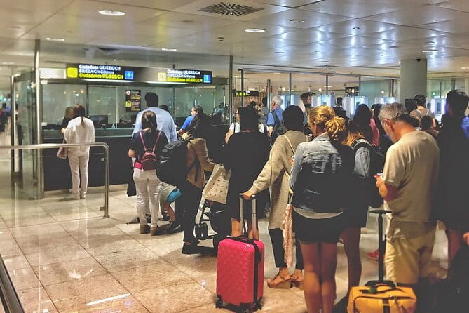 Fast Track VIP Service Tan Son Nhat Airport (Ho Chi Minh-Vietnam) - Why Tan Son Nhat Fast Track Can Be Worth the Money