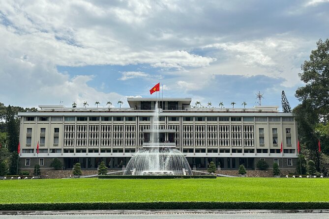 [Free E-sim] Half Day Guided Tour in Ho Chi Minh City - How the vehicle and walking time affect the morning