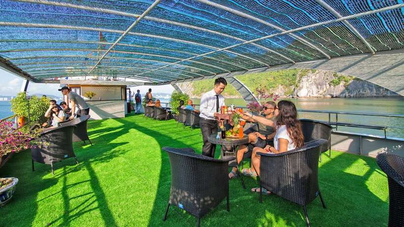 From Hanoi: 1 -Day Halong Bay Cruise With Big & Small Groups - Vietnamese lunch with a view