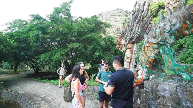 From Hanoi: 1-Day Ninh Binh Highlights Tour with Lunch - Trang An or Tam Coc by boat