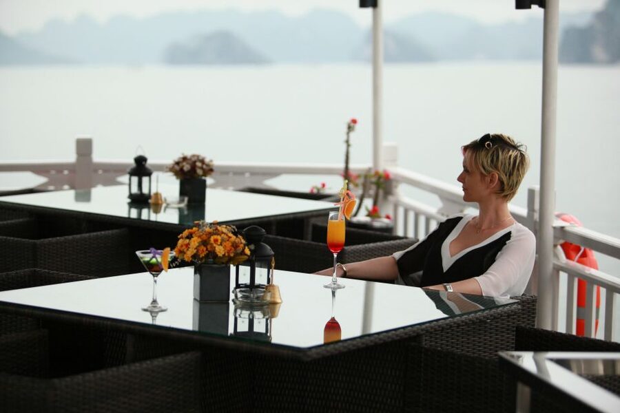 From Hanoi: 2-Day & 1 Night Halong Bay Tour - Luon Cave by paddle or local boat