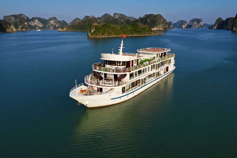From Hanoi: 2-Day Halong Sapphire Cruise with Balcony Cabin - Cruising among Ha Long and Lan Ha Bay islets
