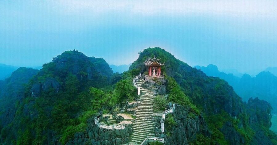 From Hanoi: 2-Day Ninh Binh Tour with Ha Long Bay Cruise - Day one: Hoa Lu and Vietnam’s early capital