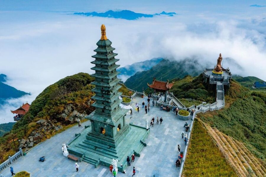 From Hanoi: 2-Day Sapa, Fansipan, and Muong Hoa Valley Tour - Muong Hoa Valley on foot, from Lao Chai to Ta Van