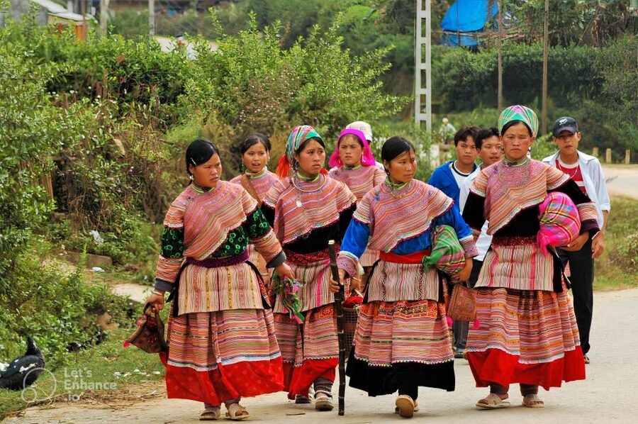 From Hanoi: 2-Day Sapa-Fansipan Peak & Trek & Ha Giang Bus - Lunch, then a choice of two directions