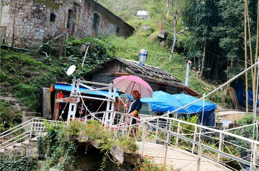 From Hanoi: 2-Day Sapa-Fansipan Peak & Trek & Ha Giang Bus - What the transport choices mean for you