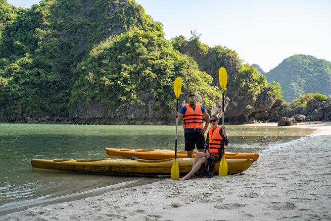From Hanoi: 2D1N Ha Long Bay Deluxe Cruise with Bus Limousine - Sunset party and an evening aboard the boat
