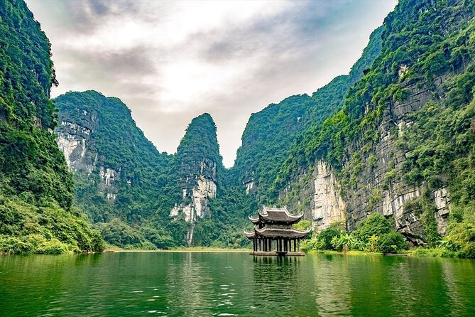 From Hanoi: Bai Dinh Trang An Adventure Day Tour - Why Bai Dinh and Trang An Work So Well Together