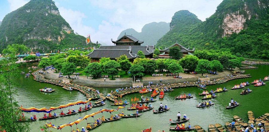 From Hanoi: Bai Dinh, Trang An, and Mua Cave Full-Day Tour - Mua Cave and 500 steps to the dragon
