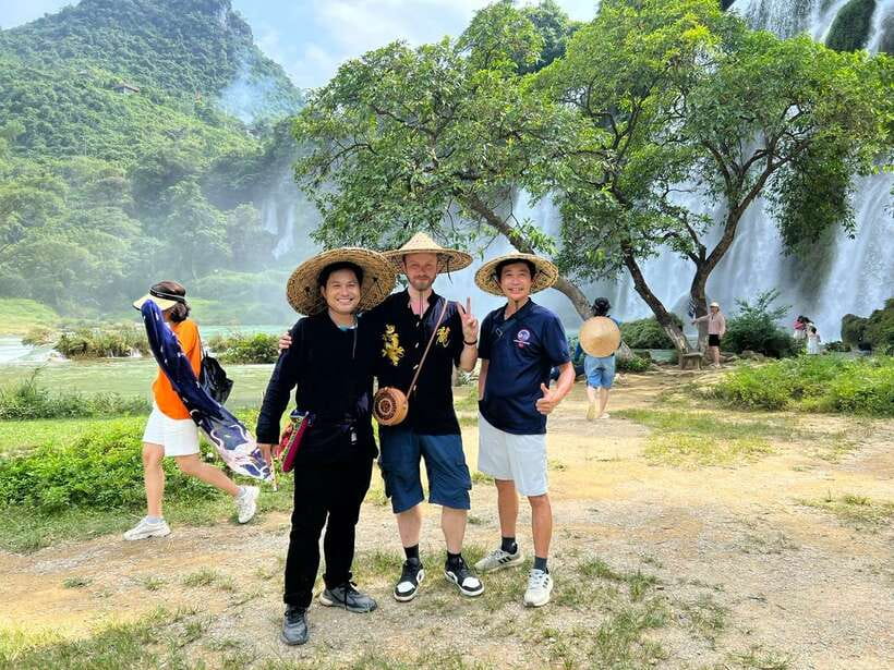 From Hanoi: Ban Gioc Waterfall & Angel Mountain 2-Day Tour - Ban Gioc Waterfall at the border