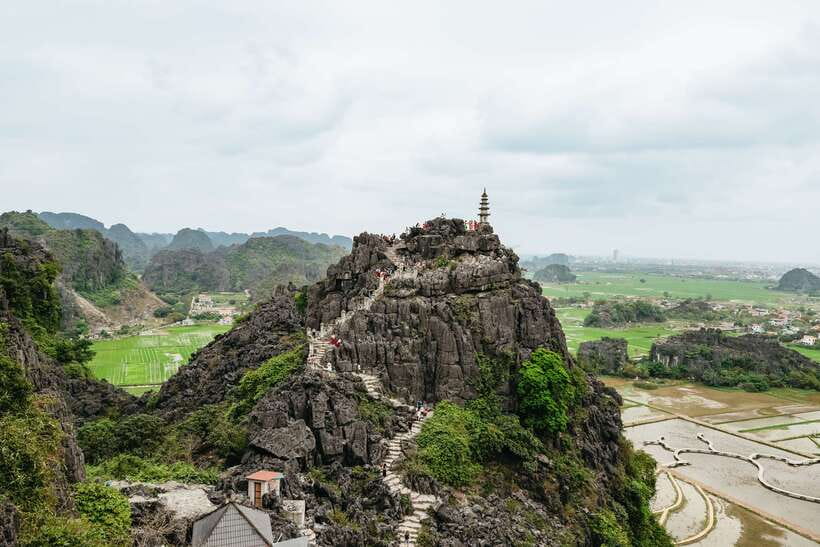 From Hanoi: Full-Day Ninh Binh Highlights Small Group Tour - Lunch beside Tam Coc River