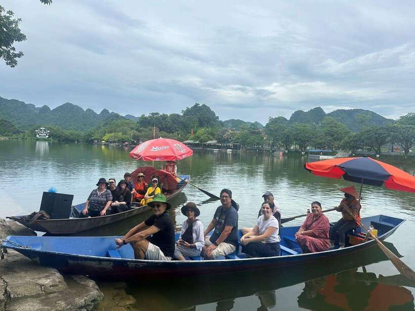 From Hanoi: Full-Day Perfume Pagoda Group Tour with Lunch - What the guides add to the day