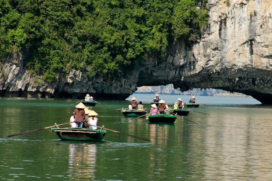 From Hanoi: Ha Long - Bai Tu Long Bay 2-Day 1-Night Cruise - Cabins, service, and the human side of the cruise