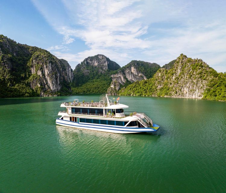 From Hanoi: Ha Long Bay 5-star Day Cruise with Buffet Lunch - Buffet lunch with a view