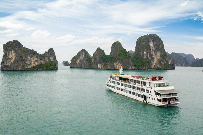 From Hanoi: Ha Long Bay Day tour 4-Star with Kayaking - The pearl farm workshop before the cruise
