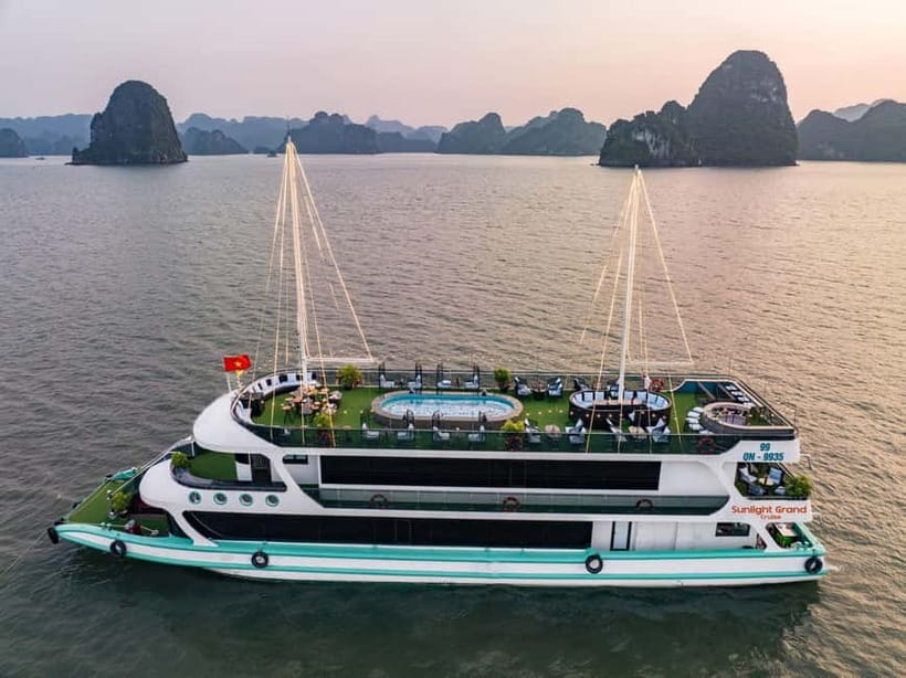 From Hanoi: Halong bay Luxury tour on 5 star cruise - Lunch among Fighting Chicken and Incense Burner Islets