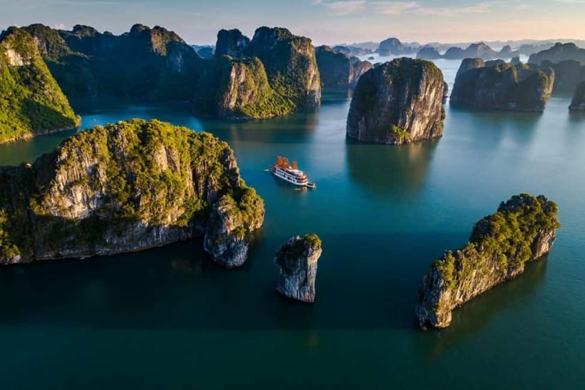 From Hanoi: Halong bay Luxury tour on 5 star cruise - Luon Cave by kayak or bamboo boat