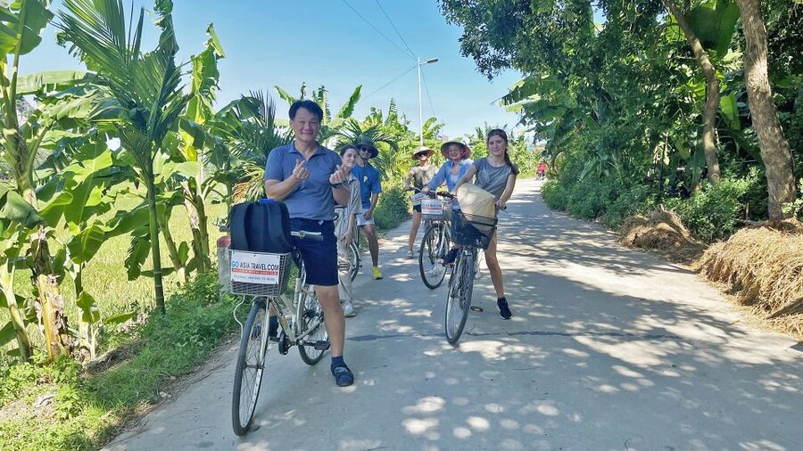 From Hanoi: Hoa Lu & Tam Coc with Buffet lunch & Cycling - Tam Coc by bamboo sampan