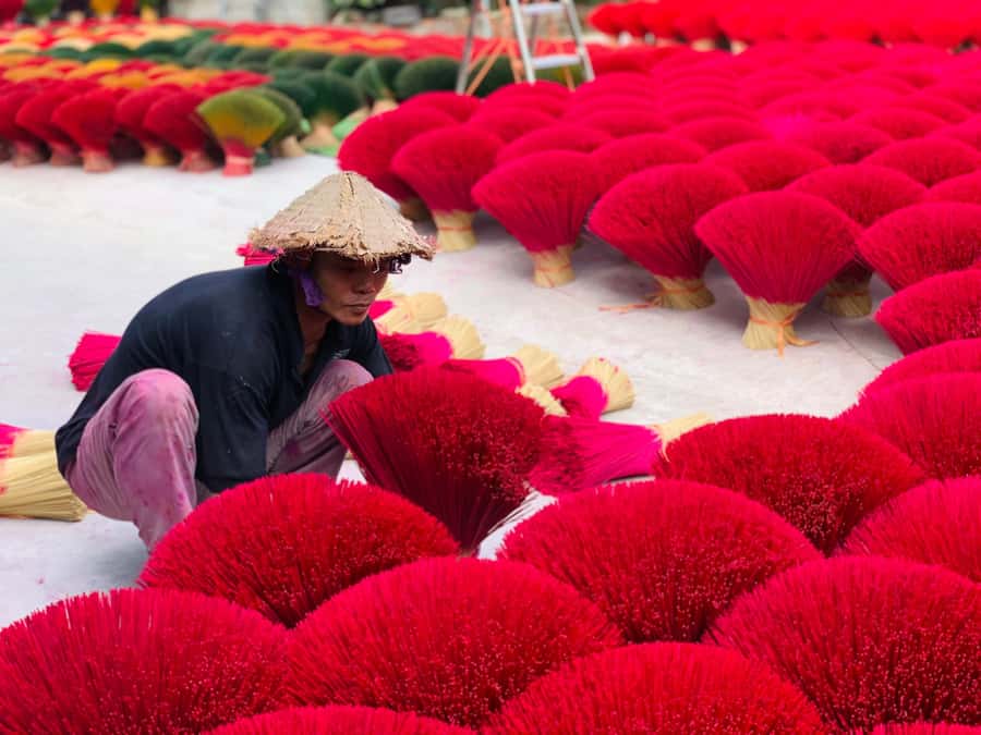 From Hanoi: Incense Village, Conical Hat and HaThai Art Tour - Three village crafts outside Hanoi