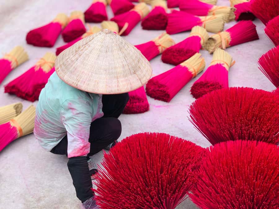 From Hanoi: Incense Village, Conical Hat and HaThai Art Tour - A home-cooked lunch with an artisan