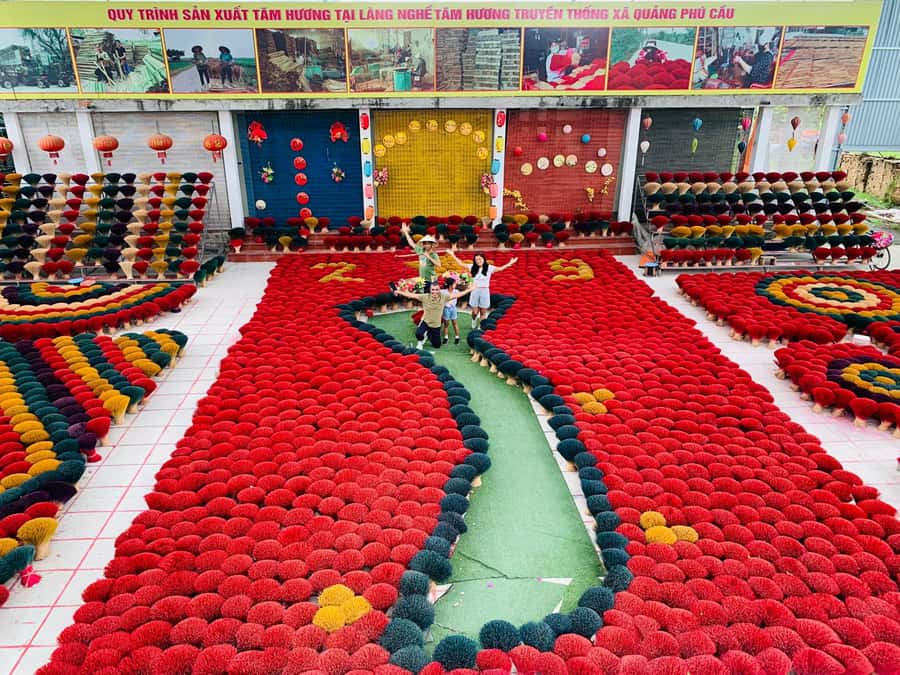 From Hanoi: Incense Village, Conical Hat and HaThai Art Tour - Half-day or full-day?