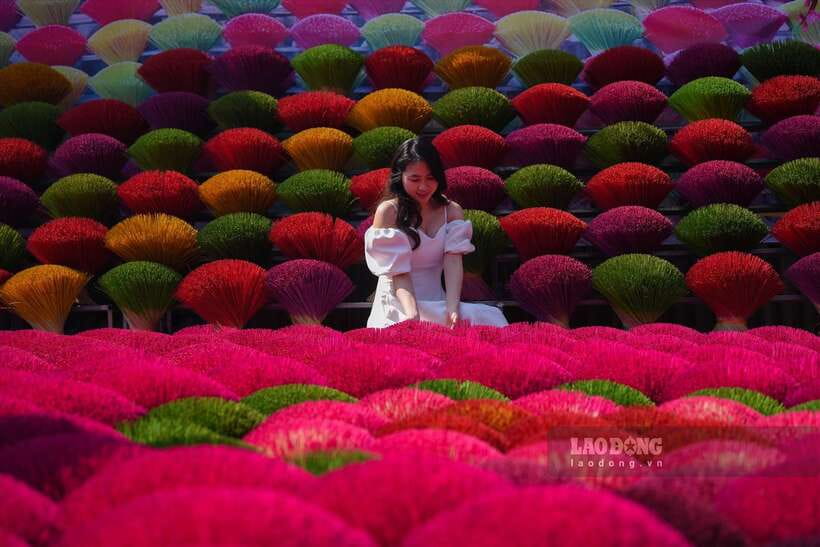 From Hanoi: Incense Village & Train Street Small Group Tour - Key points at a glance