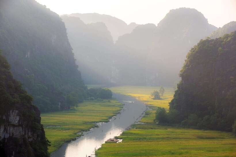 From Hanoi: Ninh Binh, Hoa Lu, Tam Coc, & Mua Cave Day-Trip - Who should book this tour