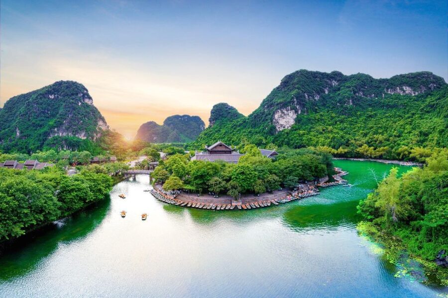 From Hanoi: Ninh Binh, Hoa Lu, Tam Coc, & Mua Cave Day-Trip - The Mua Cave climb and the best view of the day
