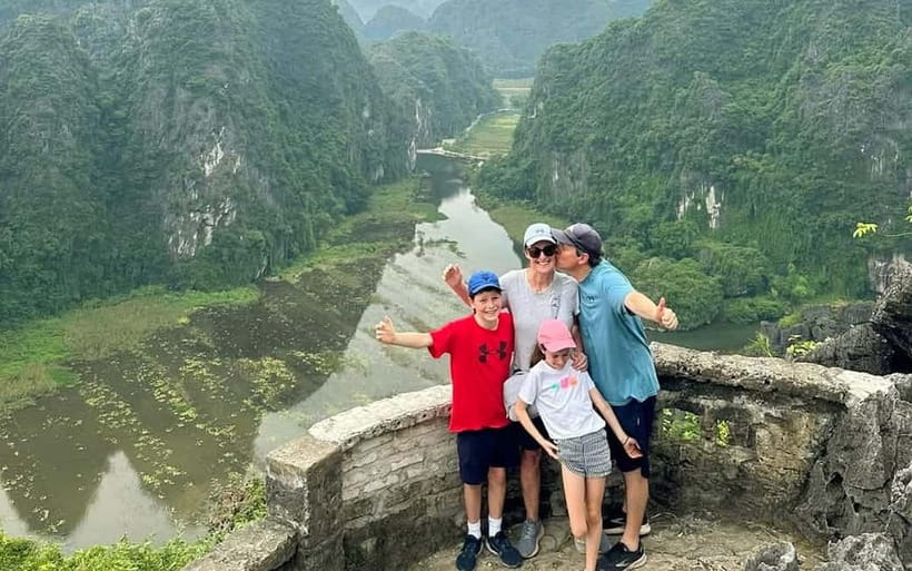 From Hanoi/NinhBinh: HoaLu-Bai Din- TrangAn- MuaCave-BichDon - The day at a glance