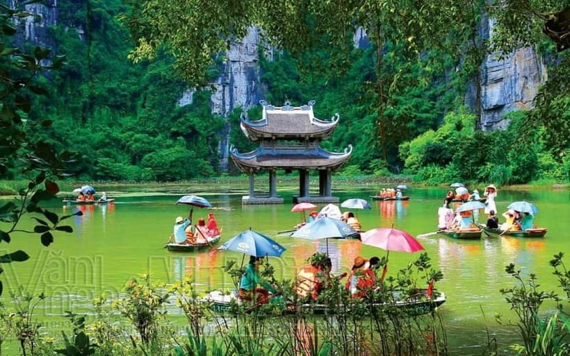 From Hanoi/NinhBinh: HoaLu-Bai Din- TrangAn- MuaCave-BichDon - The 500 steps at Mua Cave