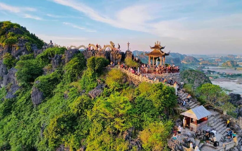 From Hanoi/NinhBinh: HoaLu-Bai Din- TrangAn- MuaCave-BichDon - Hoa Lu and the first Vietnamese dynasties