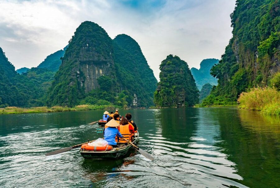 From Hanoi: Trang An Eco-tourism -Bai Dinh pagoda & Mua Cave - A Ninh Binh lunch break