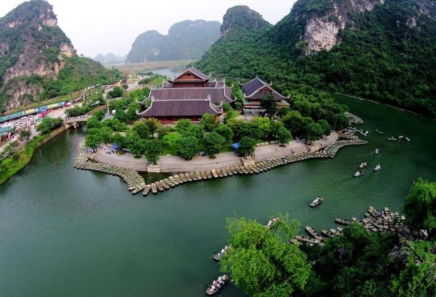 From Hanoi: Trang An eco-tourism - Hoa Lu ancient & Mua Cave - Getting back to Hanoi