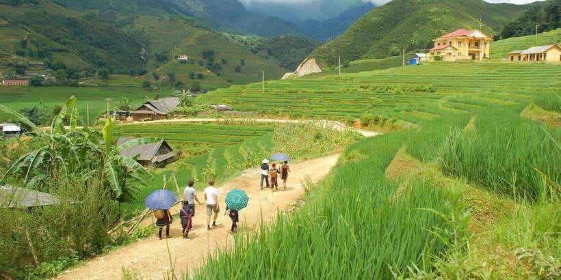 From Hanoi: Trek and Stay: 3-Day Sapa Highlands Adventure - Food, rooms, and what $98 really buys