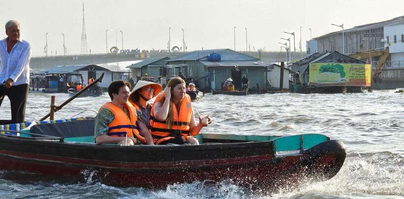 From HCM: Mekong Delta Can Tho Floating Market 2-Day Tour - Reaching Can Tho after a long first day