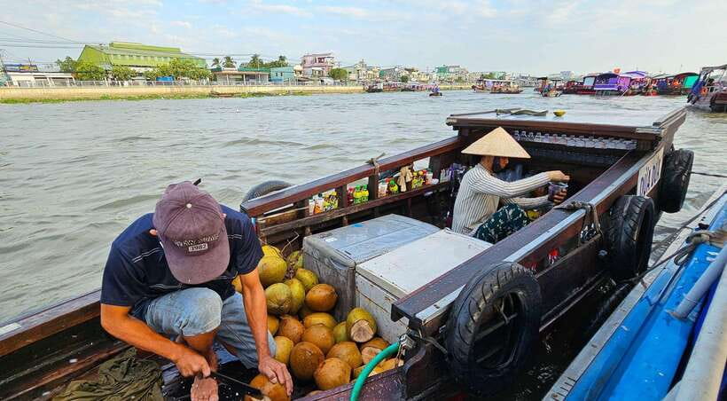From HCM: Mekong Delta Can Tho Floating Market 2-Day Tour - Cai Rang Floating Market before breakfast crowds