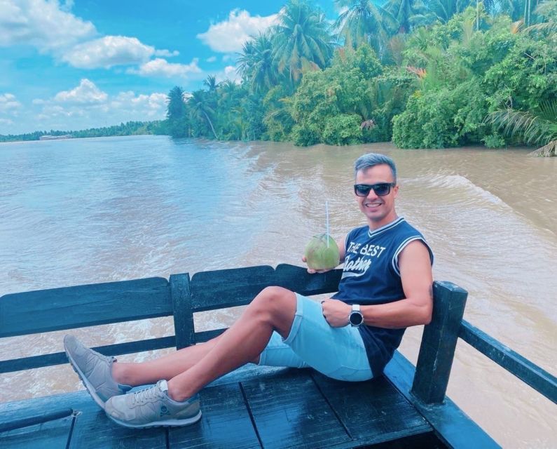 From Ho Chi Minh City: Mekong Delta VIP Tour by Limousine - Leaving Ho Chi Minh City in a nine-seat limousine